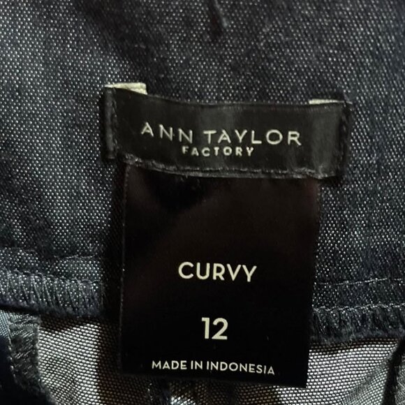 Ann Taylor Curvy size 12 dark wash Jeans.  Excellent condition - Picture 3 of 5
